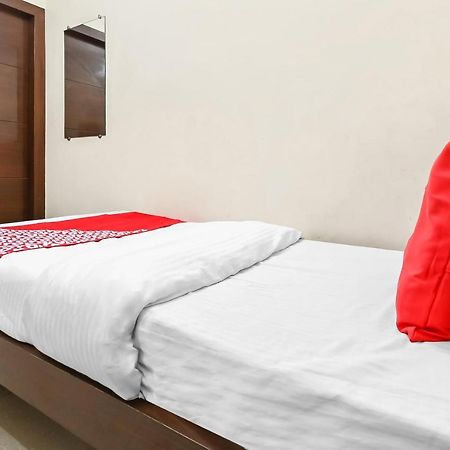 Oyo 49672 Hotel Galaxy Moradabad Exterior photo
