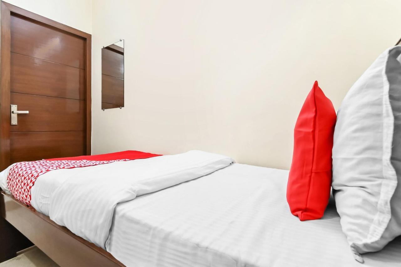 Oyo 49672 Hotel Galaxy Moradabad Exterior photo
