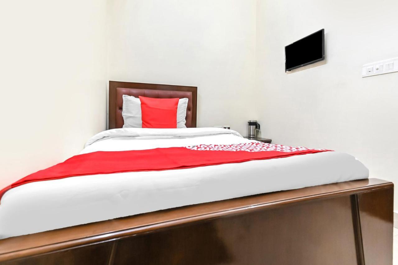 Oyo 49672 Hotel Galaxy Moradabad Exterior photo