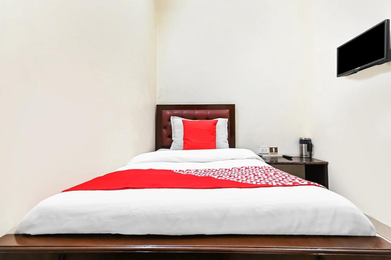 Oyo 49672 Hotel Galaxy Moradabad Exterior photo